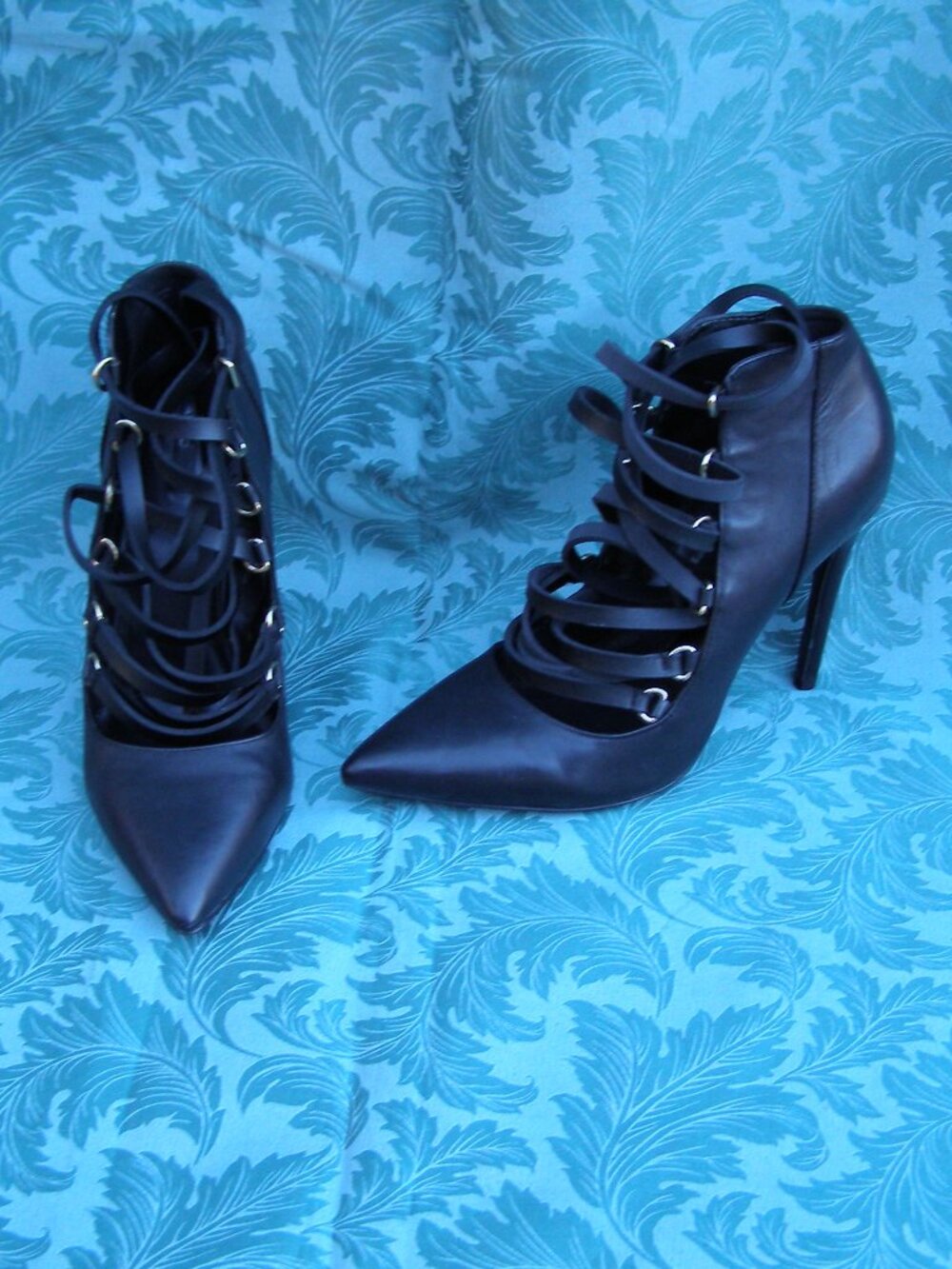 ALDO size 8.5 Black Leather Strappy heels shoes Pumps
